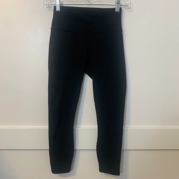 Fabletics Black PowerHold Cropped Leggings - Picture 1 of 8